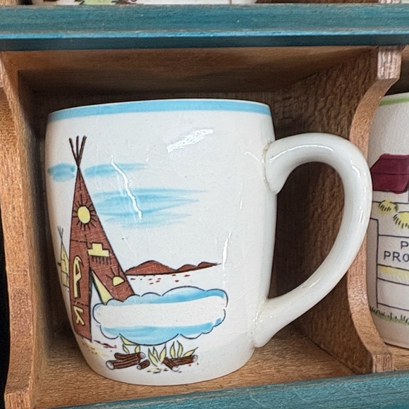 1950’s Ceramic Mug collection with wall mount box - Picture 6 of 12